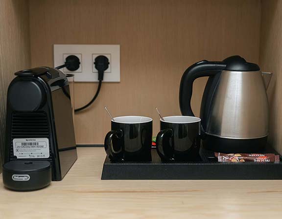 Coffee maker and kettle at the classic suite